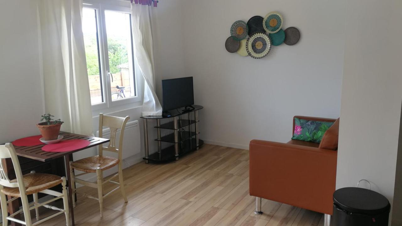 Appartement La maison des amis à Lussan  Extérieur photo